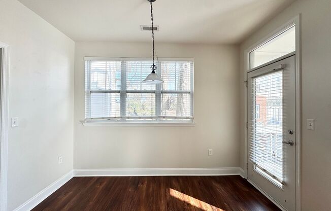 Stylish 1-Bedroom Corner Unit with Balcony – Minutes from Uptown Charlotte! Only $1,595!