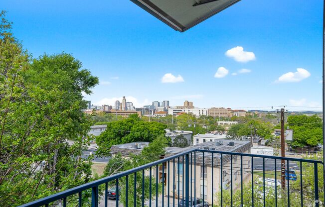 2 beds, 2 baths, 1,008 sqft, $1,549, Unit 122-01