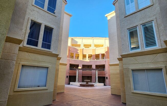 2 beds, 2 baths, $2,000, Unit # 326