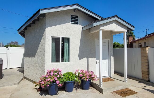 NEW ADU 2 Bed 2 Bath with ALL Appliances Included!
