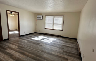 2 beds, 1 bath, $850, Unit ME1201- 4