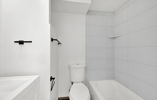 1 bed, 1 bath, 800 sqft, $1,150, Unit M-02