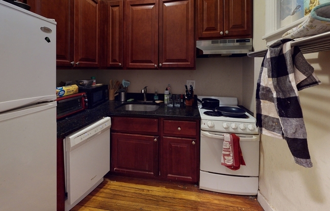 2 beds, 1 bath, 685 sqft, $3,545, Unit 9