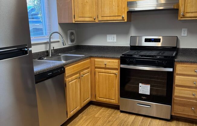 2 beds, 1 bath, 685 sqft, $1,540, Unit A01