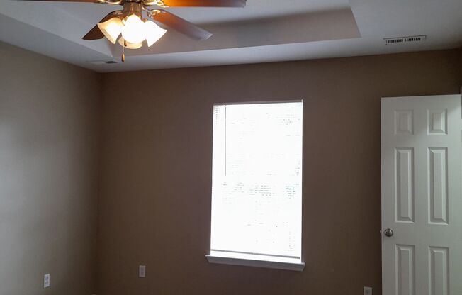 3 beds, 2.5 baths, 1,320 sqft, $1,400, Unit 1491 Shelby Circle