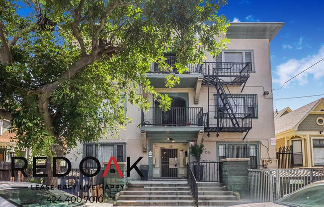 1026 W 22 ST