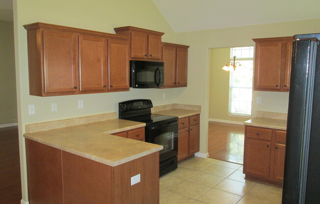 GORGEOUS 4 BEDROOM 3 BATHROOM CORDOVA RENTAL HOME IN GATED SUBDIVISION