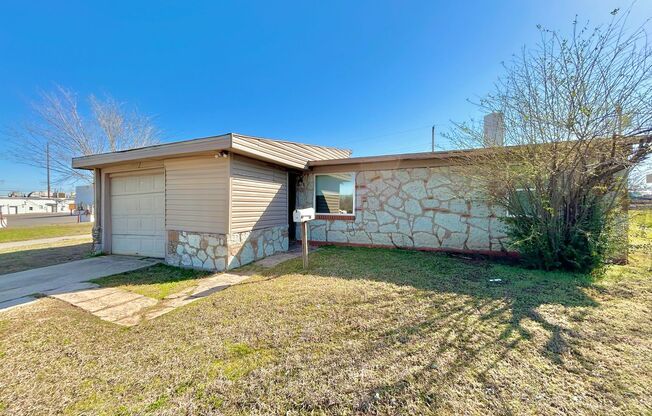 2 Bed 1 Bath Del City Schools * Cant Beat This Price*
