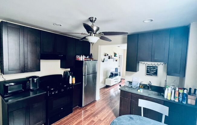 2 beds, 1 bath, $1,495