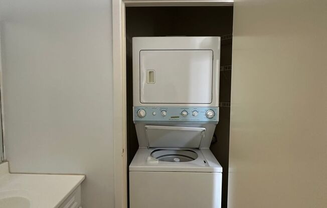 Studio, 1 bath, 432 sqft, $895, Unit 104