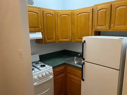 Studio, 1 bath, $2,800, Unit 2D