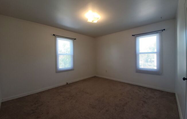 3 beds, 1 bath, $1,575, Unit 1411