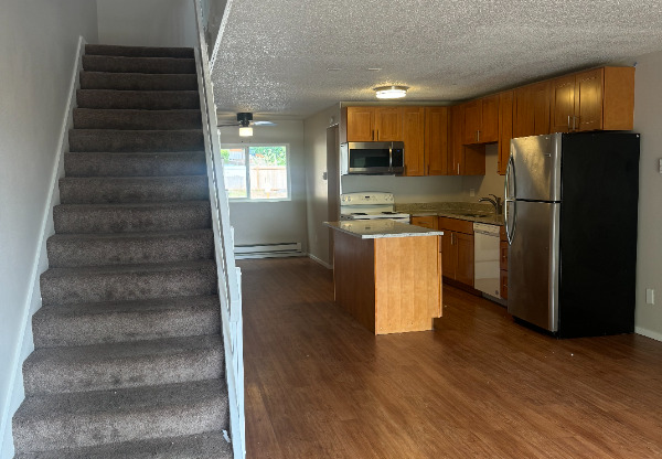 308 Summit Ave N 12