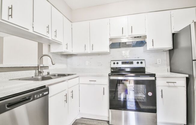 1 bed, 1 bath, 735 sqft, $835