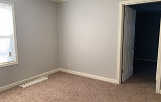 3 beds, 1 bath, $1,100