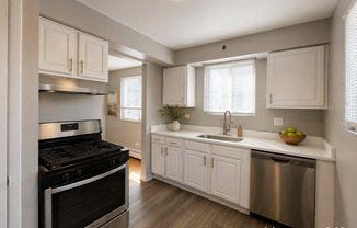 1624 W TOUHY AVE