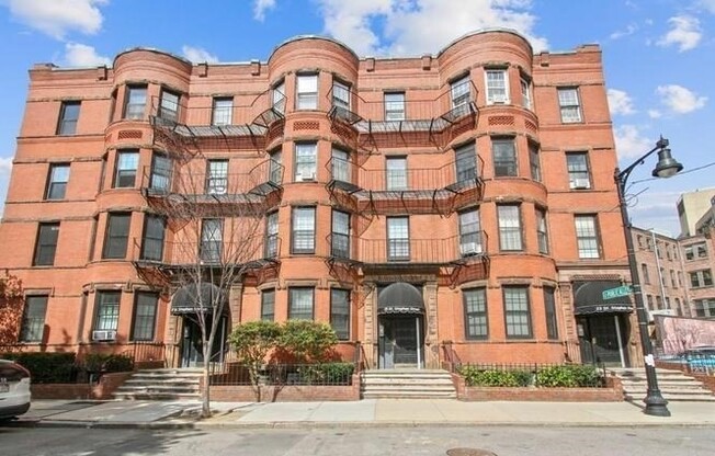 25 Saint Stephen St.