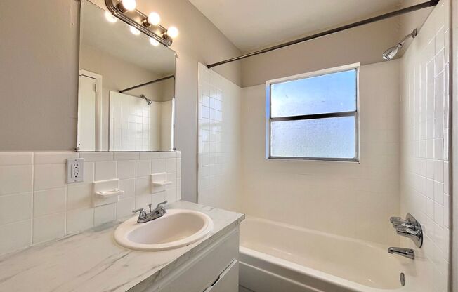 Studio, 1 bath, 500 sqft, $1,299, Unit 53