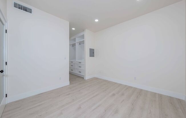 1 bed, 1 bath, $2,500