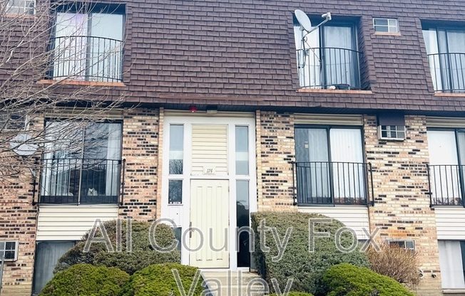 174 S WATERS EDGE DR