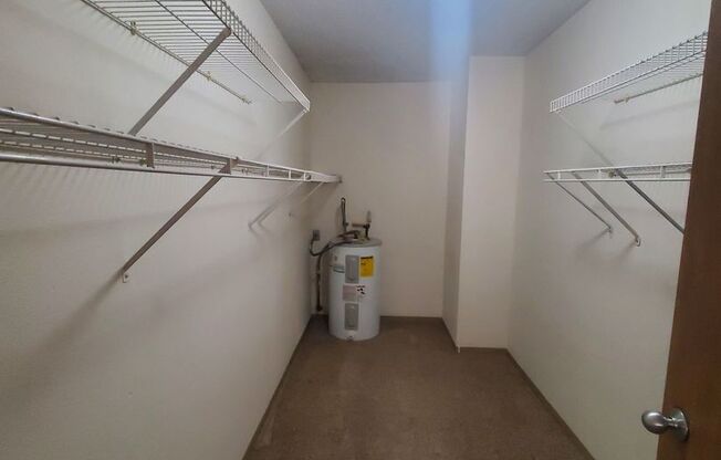 2 beds, 2 baths, 1,014 sqft, $1,350, Unit 1531-204