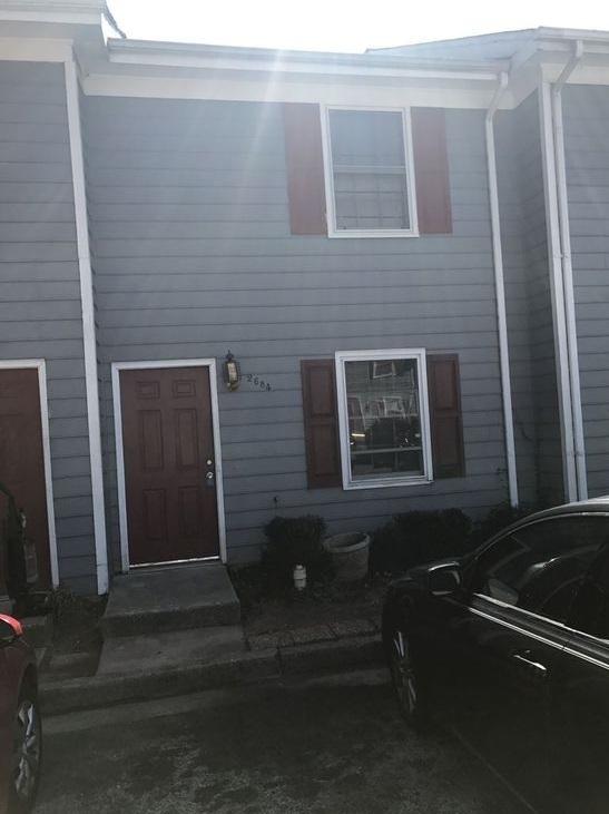 Charming 2 bed 1.5 bathe Town-home in friendly neighborhood!