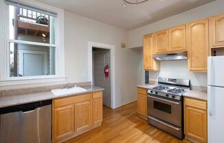 1 bed, 1 bath, $2,595, Unit 157B