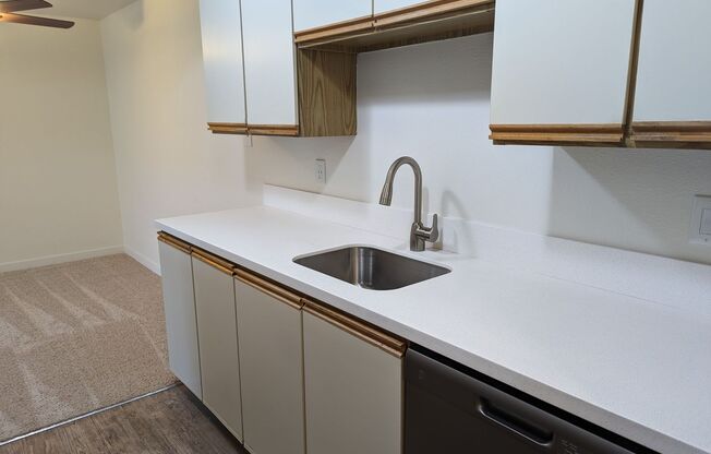 2 beds, 1 bath, 810 sqft, $1,995, Unit C303