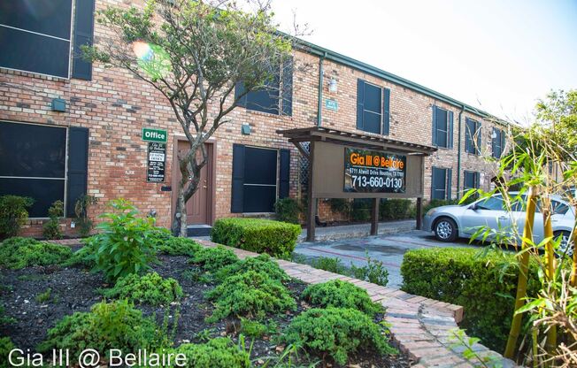 Gia 3 at Bellaire - Spacious Apartments- 1 Bedroom & 2 Bedrooms available