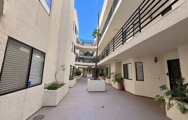 1345 Beverly Glen Blvd