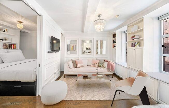 465 W 23 ST