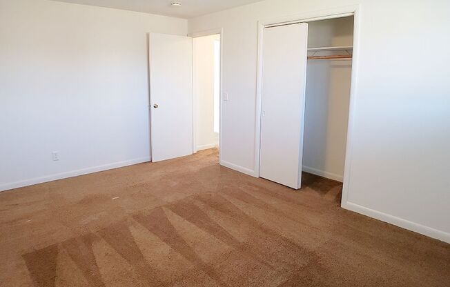 2 beds, 1 bath, 850 sqft, $1,349, Unit 5822-1 Balsam