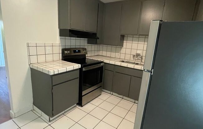 1 bed, 1 bath, 650 sqft, $2,050, Unit 18