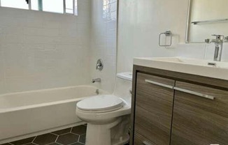 1 bed, 1 bath, 600 sqft, $2,450, Unit 4