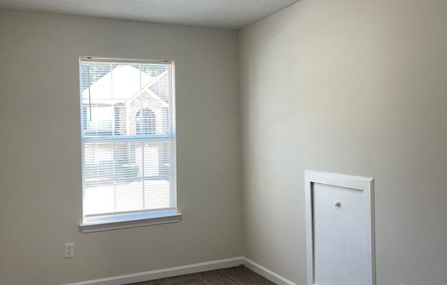 5 beds, 3 baths, $2,575