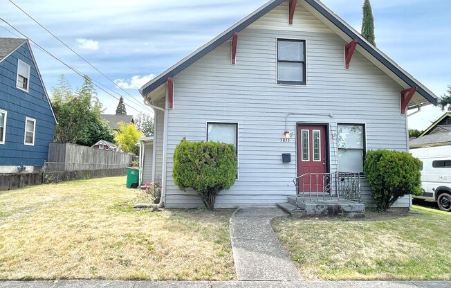 Vernon neighborhood Cape Cod style 3 bedroom home across from Alberta Park