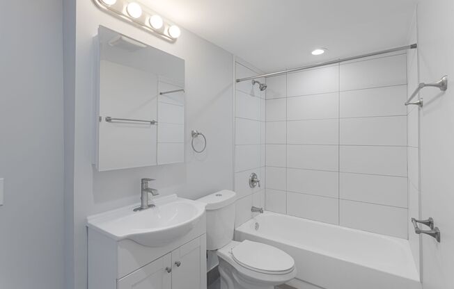 Studio, 1 bath, 250 sqft, $1,365, Unit 5B