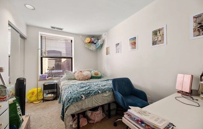 2 beds, 1 bath, 851 sqft, $4,000, Unit 307