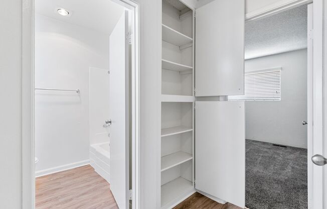 3 beds, 1.5 baths, 1,110 sqft, $2,950, Unit 16