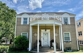 Private & Charming 2 Bed/1 Bath Ranch Style Living! Water and 1 Parking Space INCLUDED in Rent!