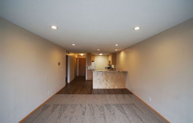 1 bed, 1 bath, 780 sqft, $1,374, Unit 410