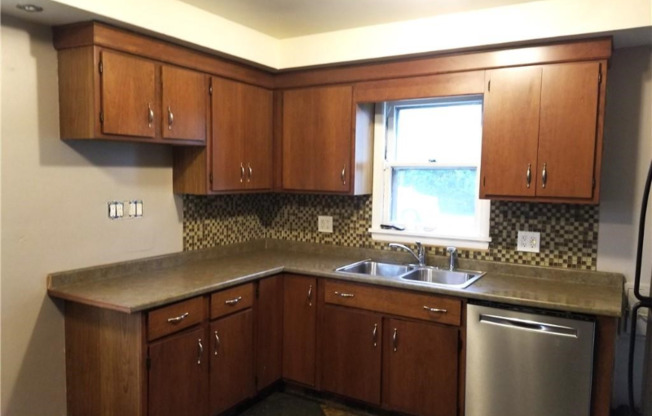 469 TERRACE DR