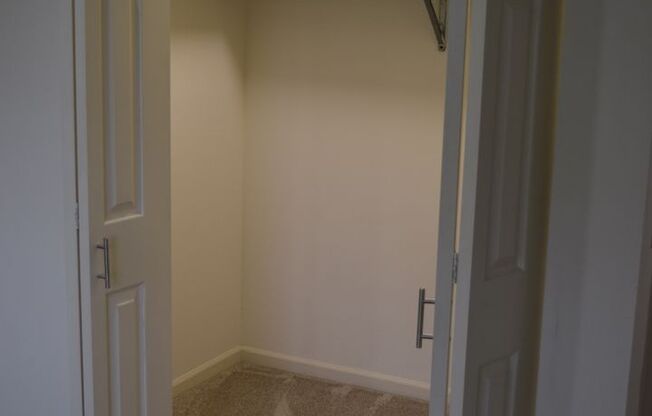1 bed, 1 bath, 657 sqft, $1,225, Unit 408-106