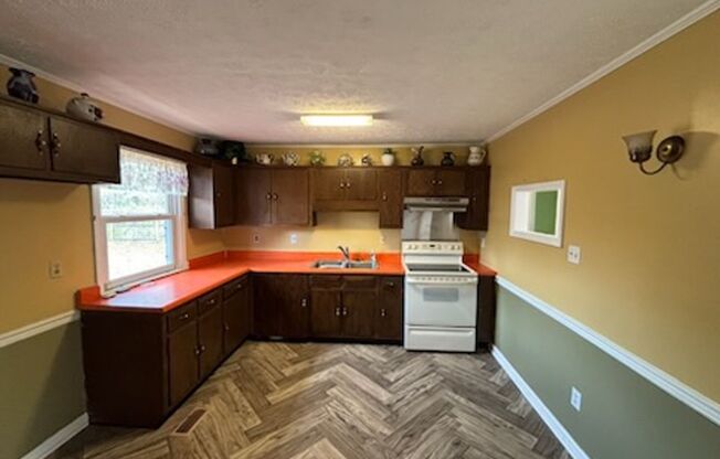 3718 Pioneer Dr