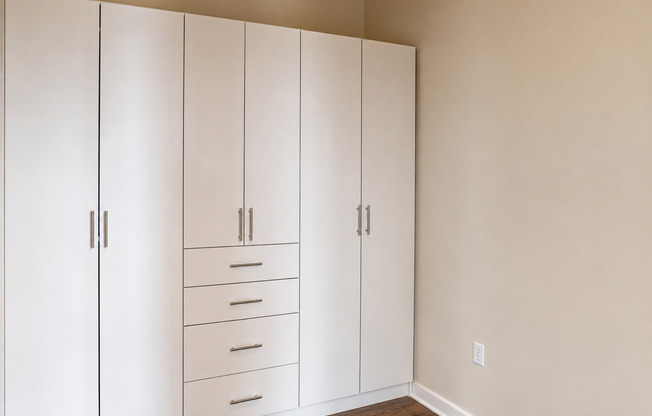1 bed, 1 bath, 993 sqft, $2,725, Unit 301