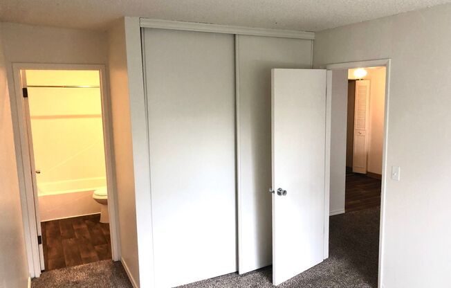 1 bed, 1 bath, 526 sqft, $1,250, Unit 27