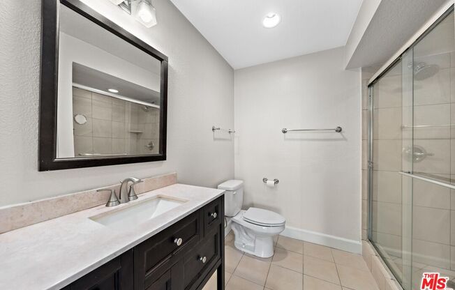 1633 S Bentley Ave Apt 104