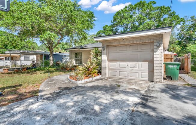 Prime South Tampa Gem: 3 Bed, 2 Bath Haven Near MacDill AFB & More!