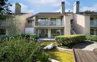 Remodeled, ground level, 1 bedroom, 1 bath condo in Lakeside Garden Grove Community