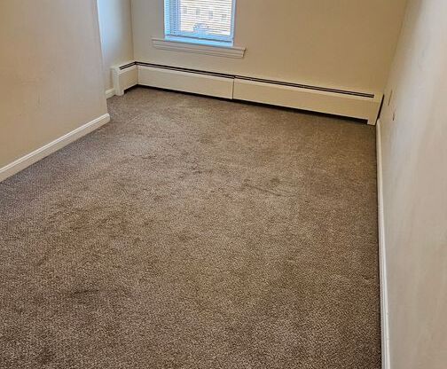 2 beds, 1 bath, 760 sqft, $2,400, Unit 73 S #5